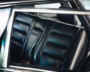 Mercedes-Benz 560 ТEL by Caro International 1990 года 